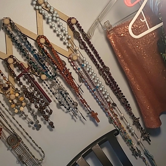 @poshlikeaboss Faith LIVE notification rosary jewelry pick show example 1 item